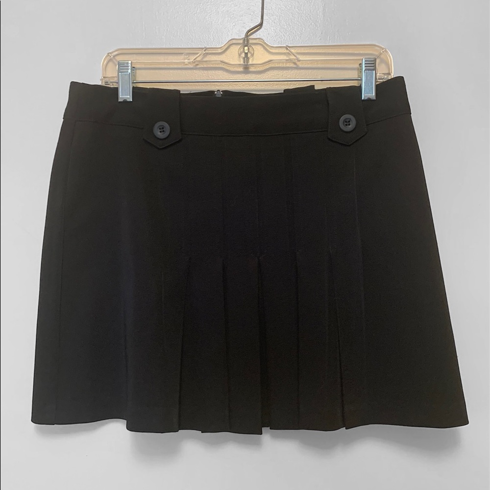 Beautiful black Skirt with front pleats.